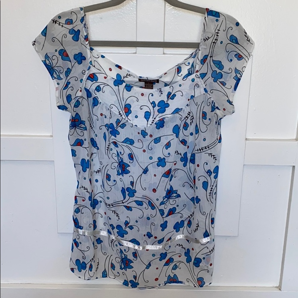 Sheer cap sleeve blouse - L 🦋❤️🤍🖤